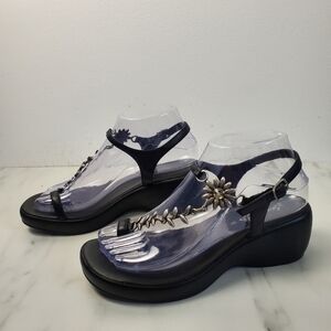 Seychelles Dayzee Leather Wedge Sandals Metal Daisy Flower Chain